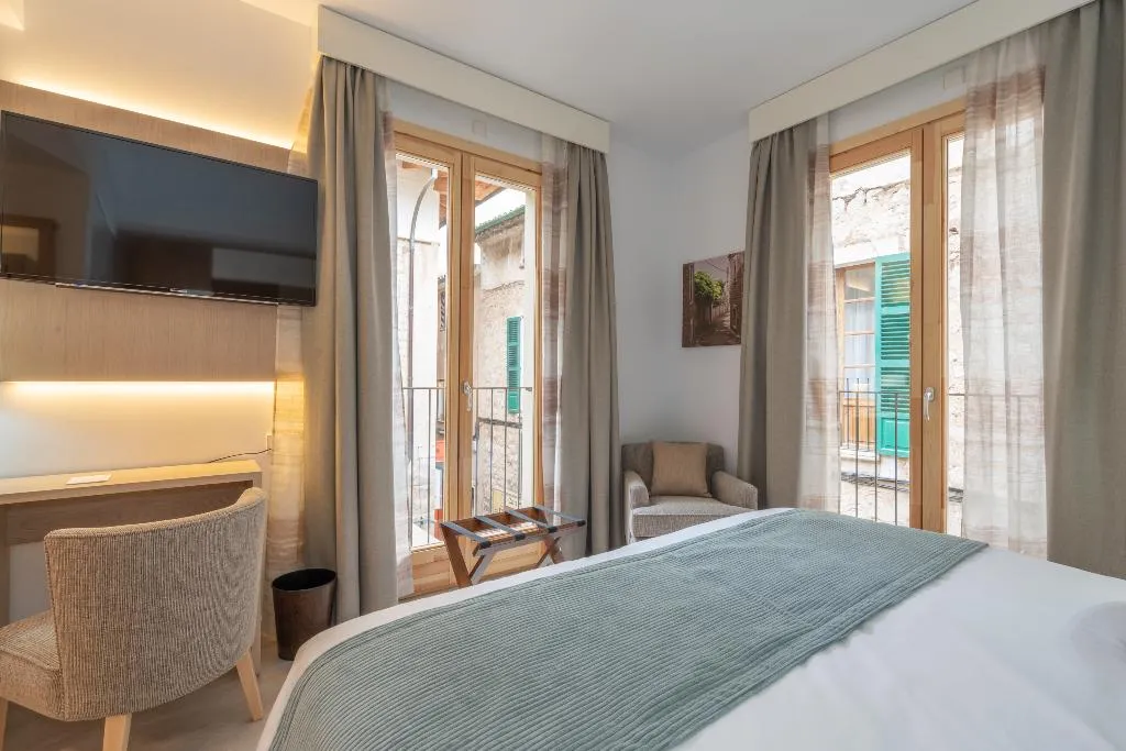 Double or Twin SUPERIOR Room, Soller Plaza, Majorca