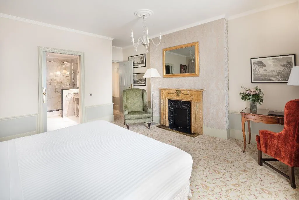 Double or Twin SUPERIOR Room, El Palace, Barcelona