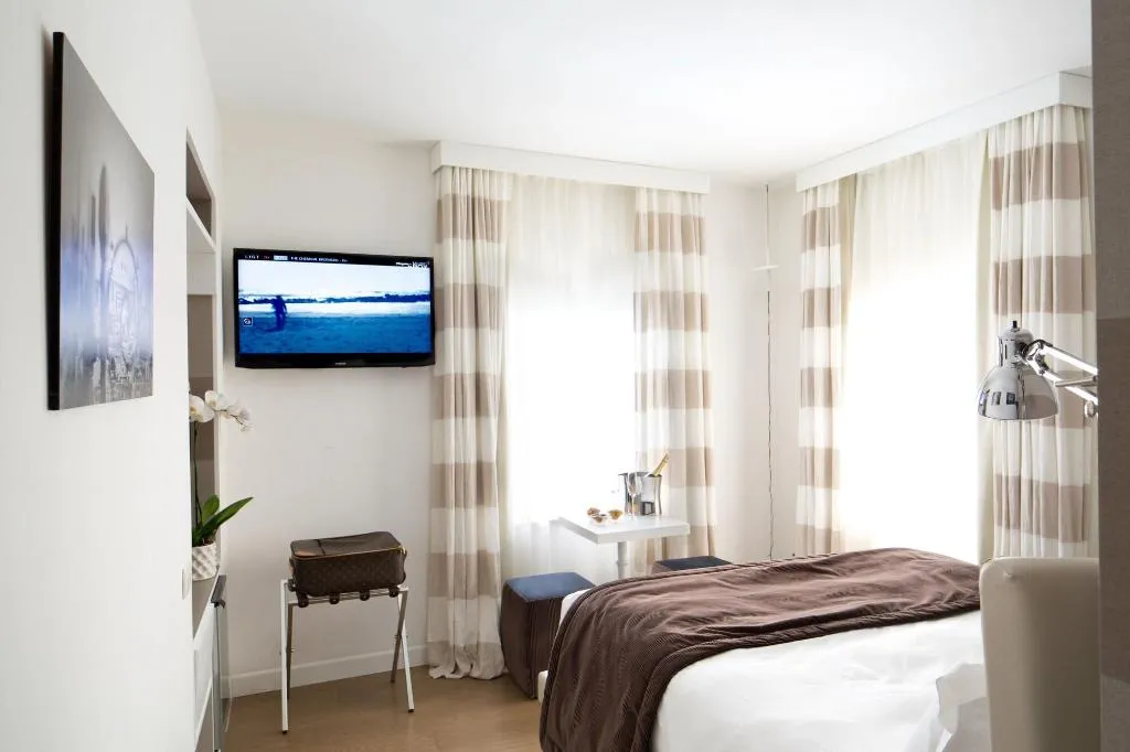 Room, Via Del Corso Home, Rome