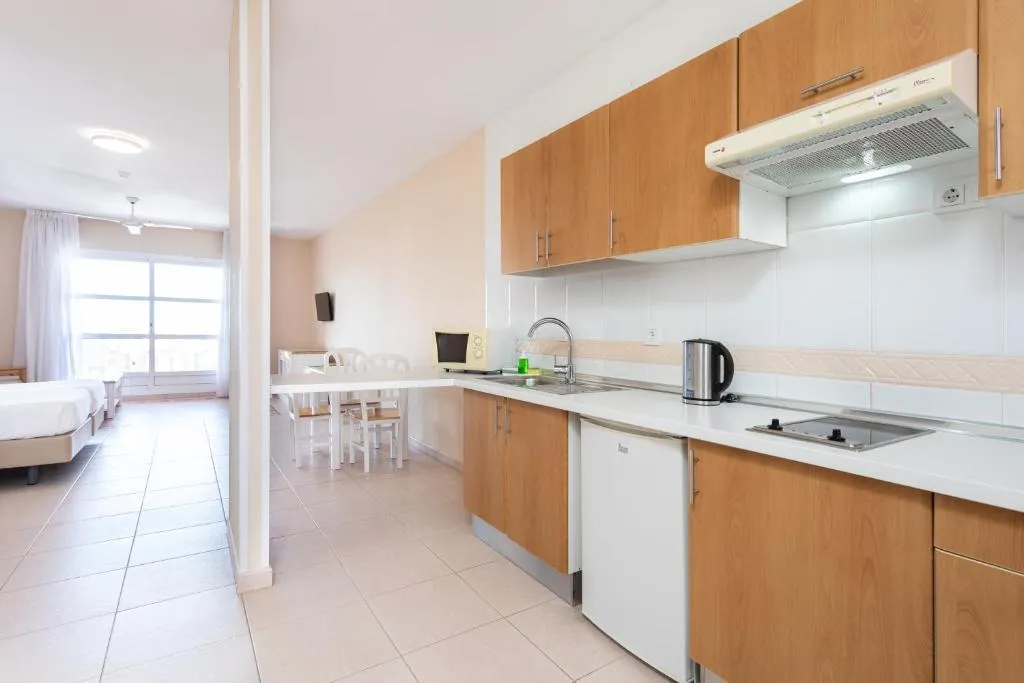 STUDIO CAPACITY 3 Room, El Duque, Tenerife