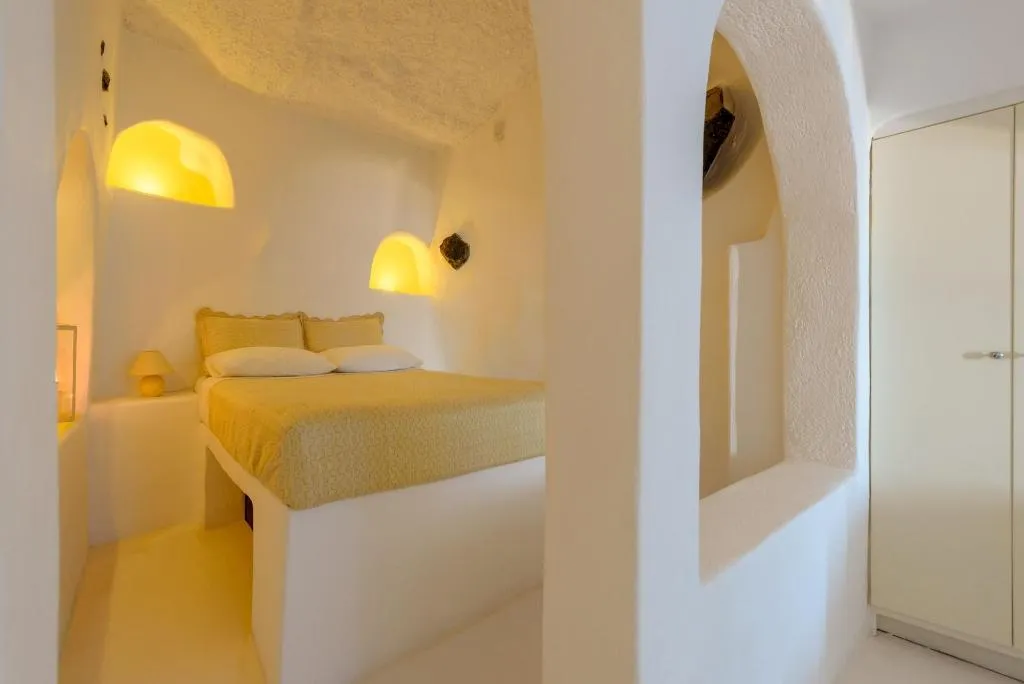 Room, Abyssanto Suites & Spa, Santorini