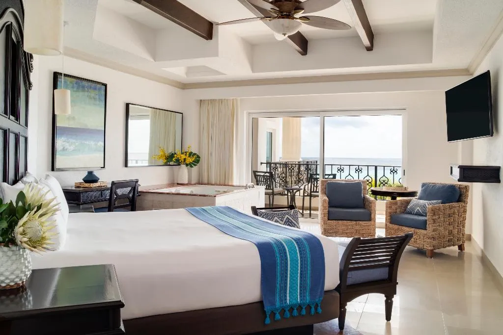 JUNIOR SUITE KING SIZE BED Room, Hyatt Zilara Cancun, Cancun Area