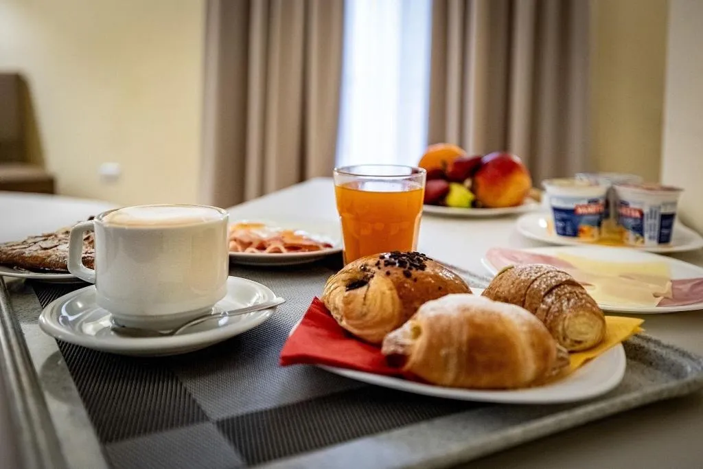 TRIPLE TWO BEDS Room, B&B De' Biffi, Florence