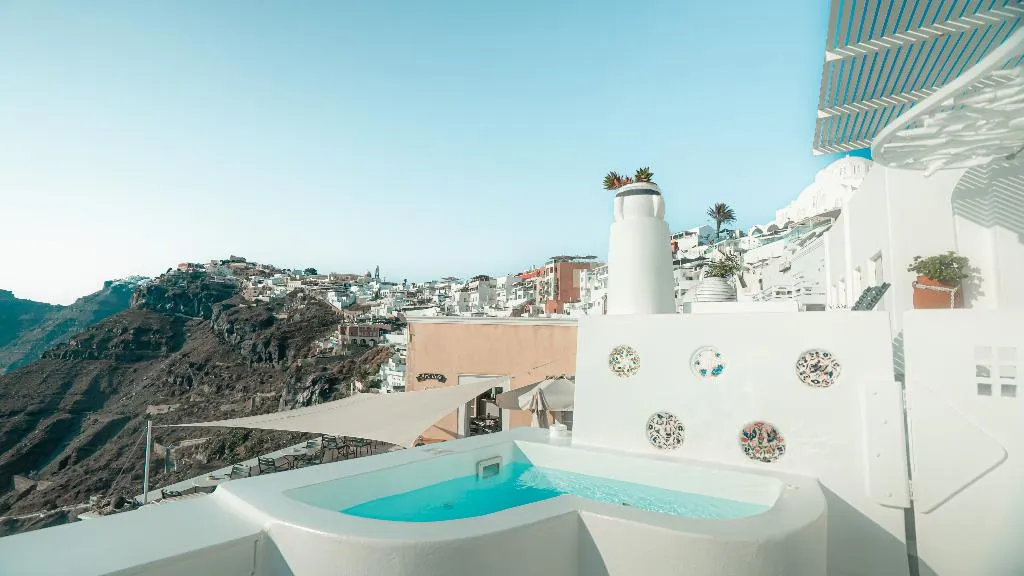 QUADRUPLE WITH JACUZZI Room, Trieris Villas & Suites, Santorini