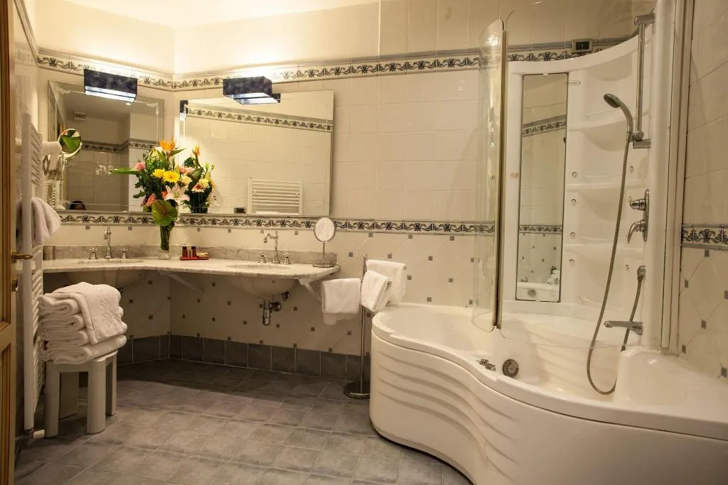 Room, Alba Palace, Florence
