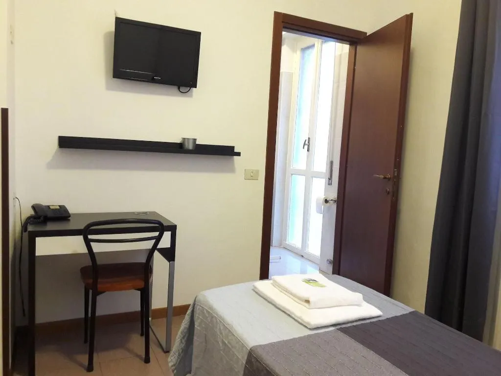 SINGLE STANDARD Room, Hotel Brivio, Milan