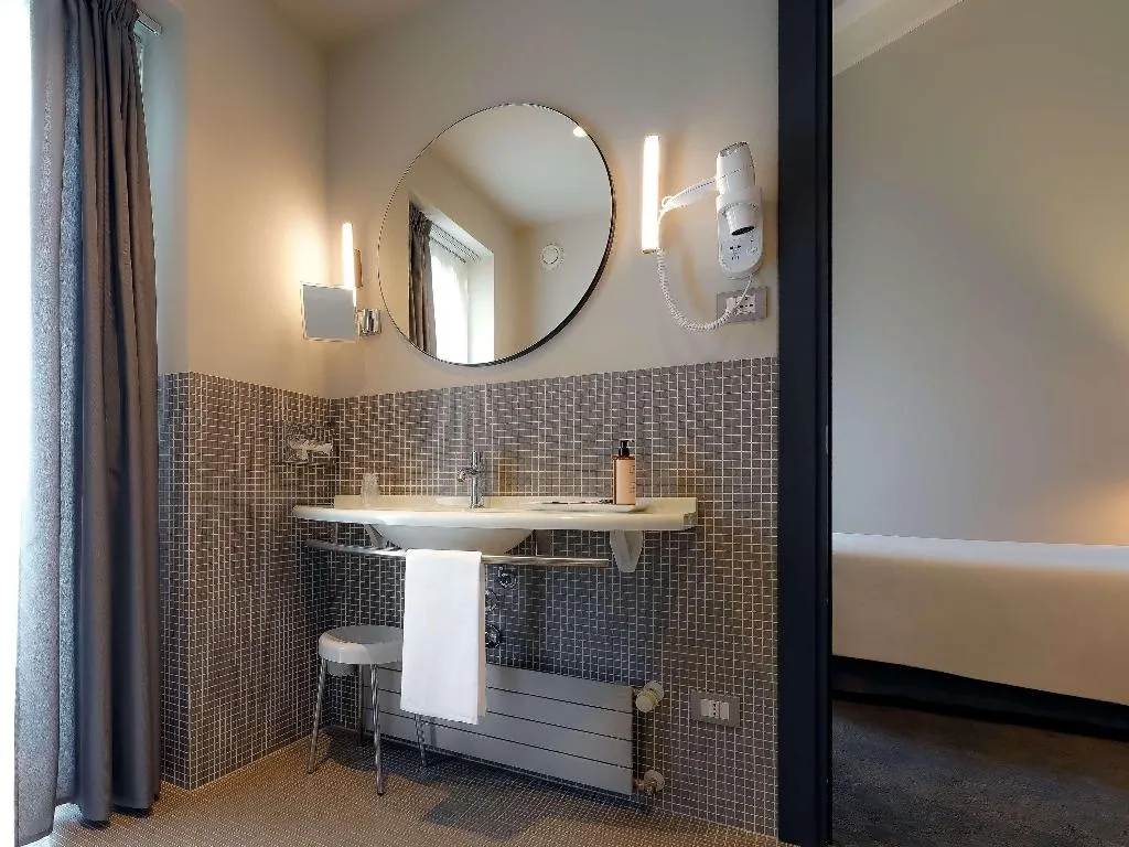 DOUBLE PREMIUM Room, Mercure Bergamo Centro Palazzo Dolci, Milan
