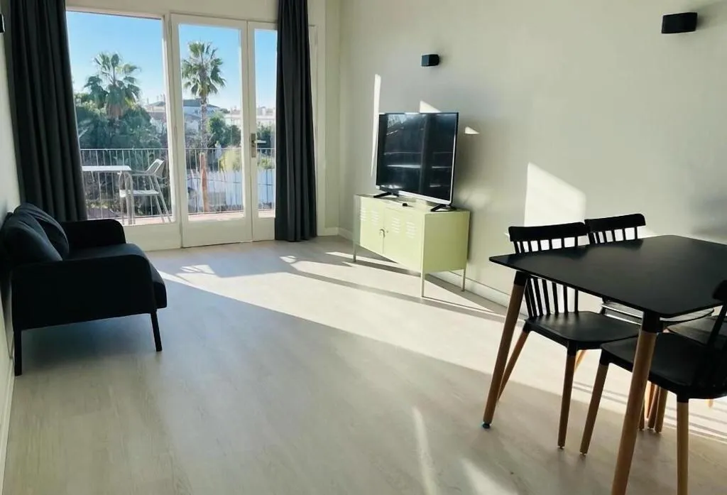 FAMILY ROOM QUEEN SIZE BED Room, Sitges, Costa Brava