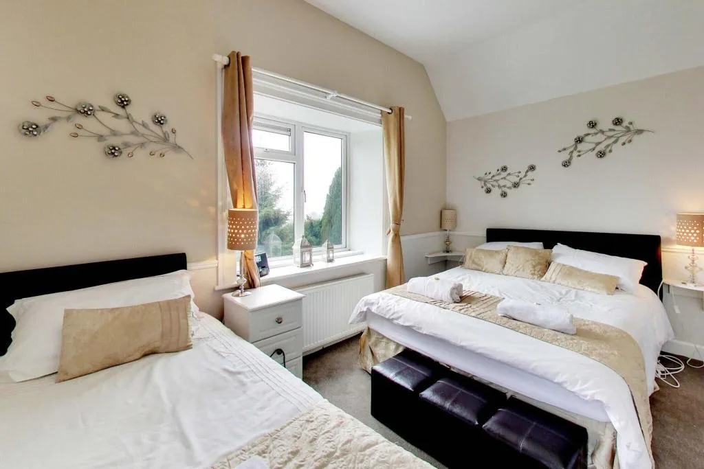 Room, Robin Hill House, Cork