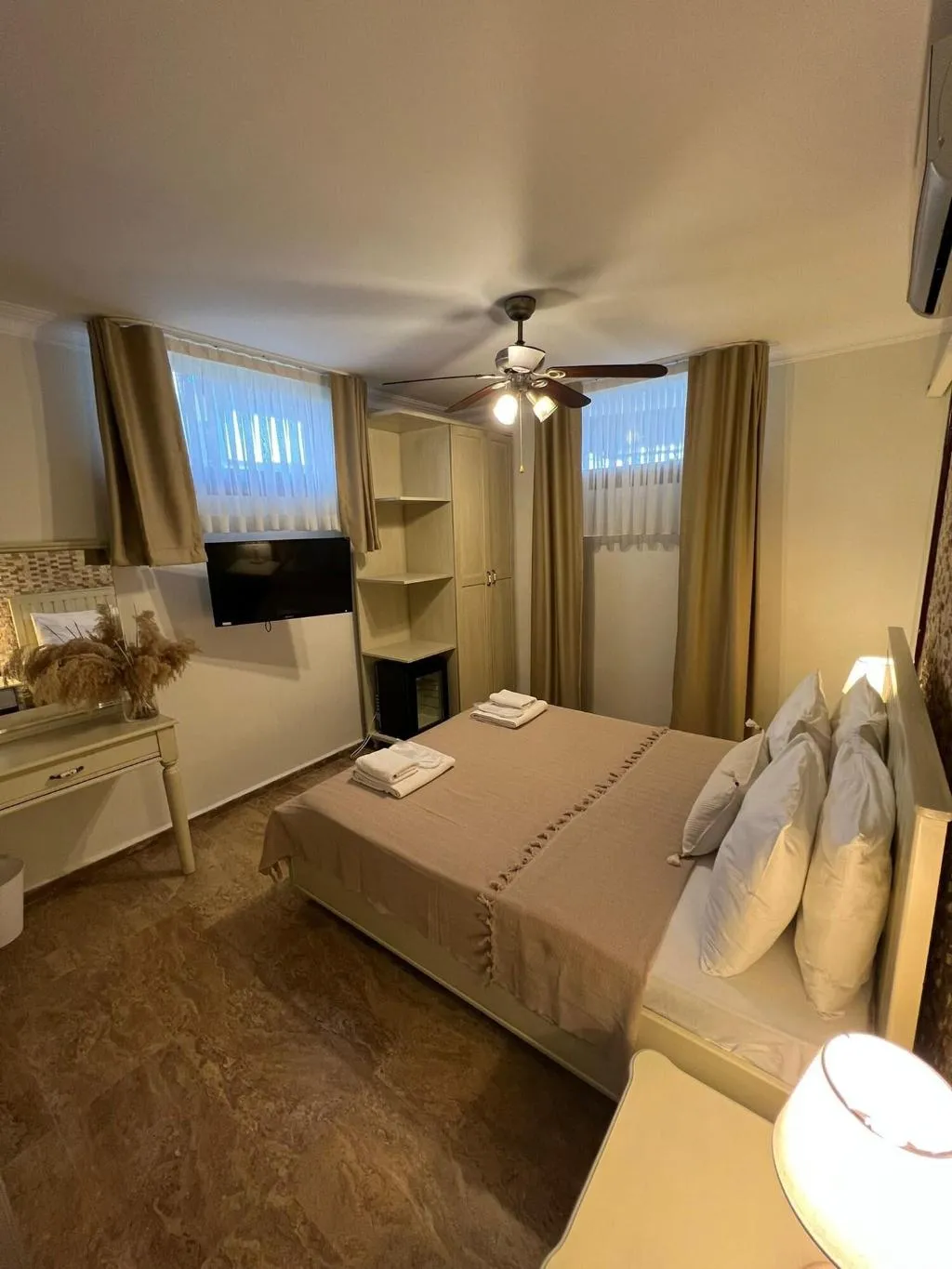 Room, Cunda Paradise Otel, Izmir