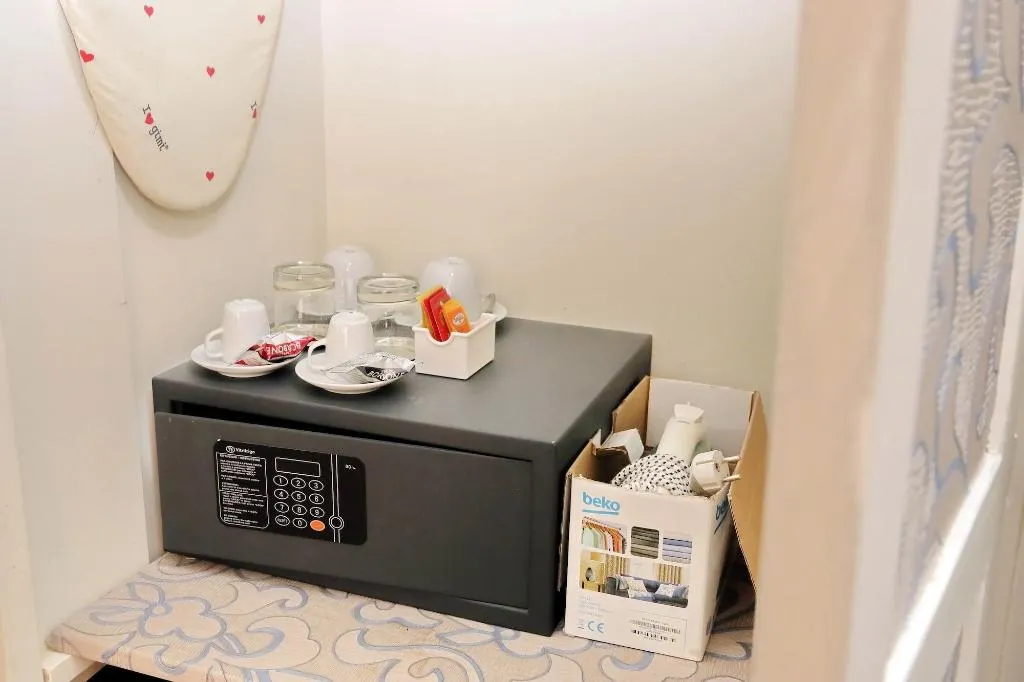 Room, Domus Monamì Luxury Suites, Rome