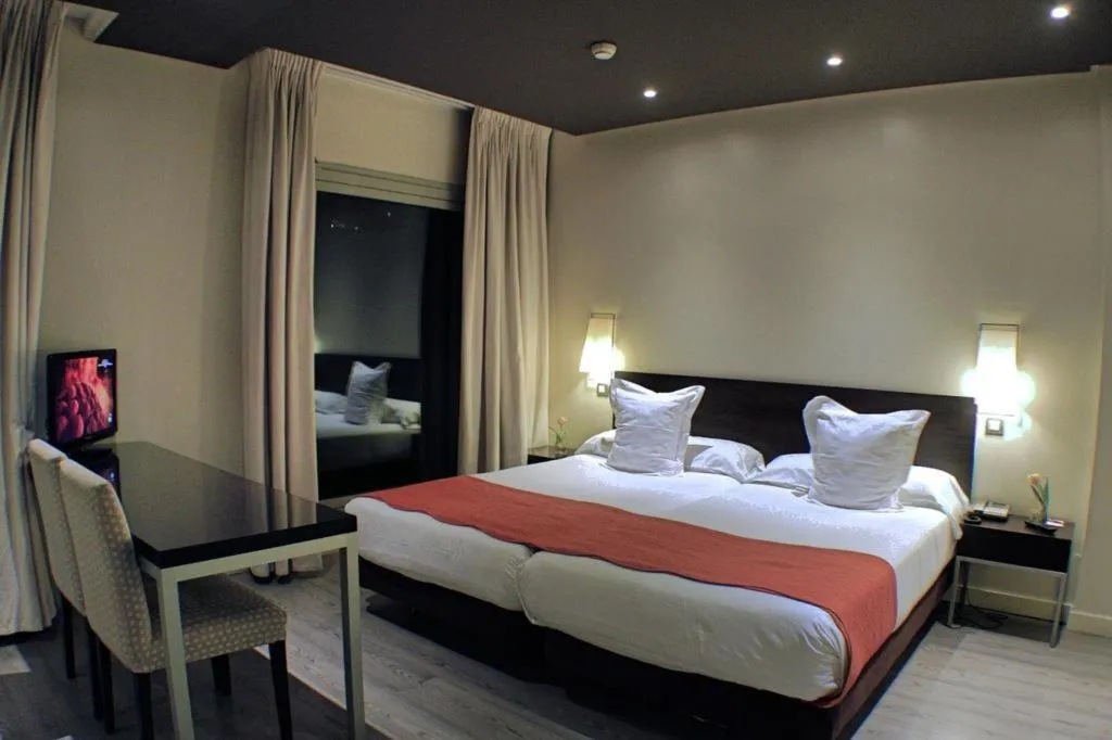 SUITE STANDARD Room, Suites Viena Plaza de España, Madrid