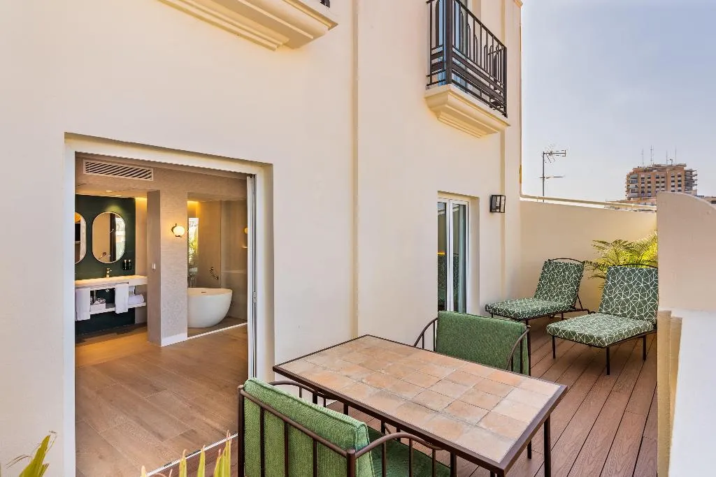 JUNIOR SUITE EXECUTIVE Room, Melia Plaza, Valencia