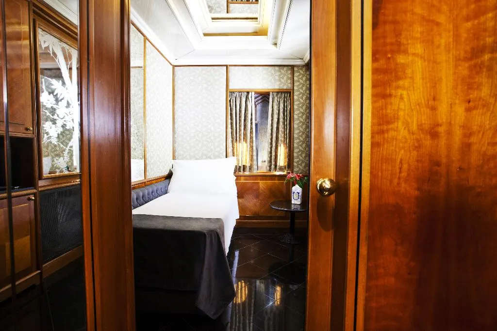 TRIPLE STANDARD Room, Valadier, Rome