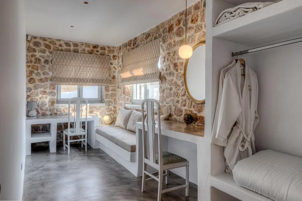 VILLA WITH PRIVATE POOL Room, Desiterra Resort, Santorini