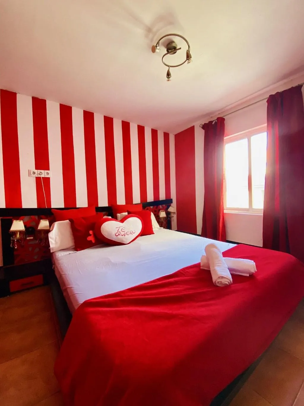 Room, Sevilla Kitsch Hostel Art, Seville