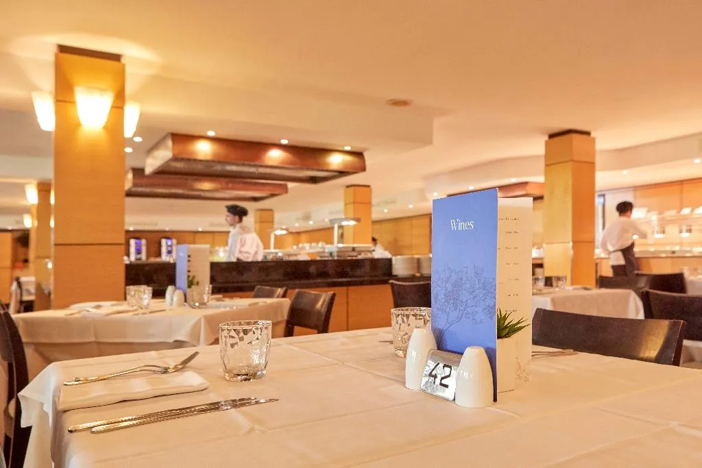 Restaurant, Zafiro Cala Mesquida, Majorca