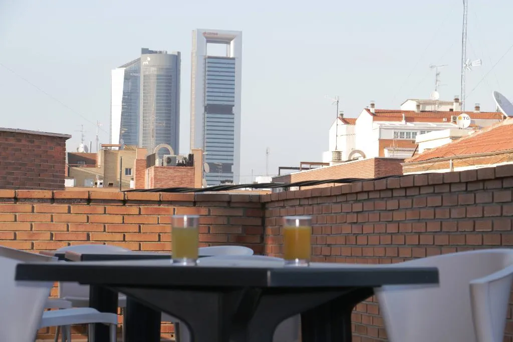 Terrace, Apartamentos G3 Galeón, Madrid
