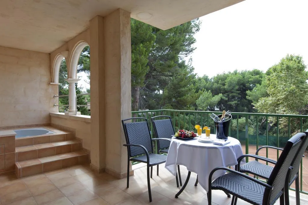 JUNIOR SUITE PREMIUM Room, Lago Garden Apart-suites & Spa Hotel, Majorca