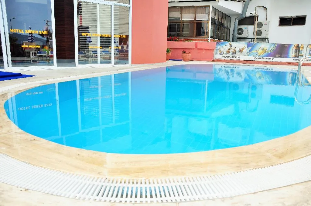 Pool, Seren Sari, Dalaman