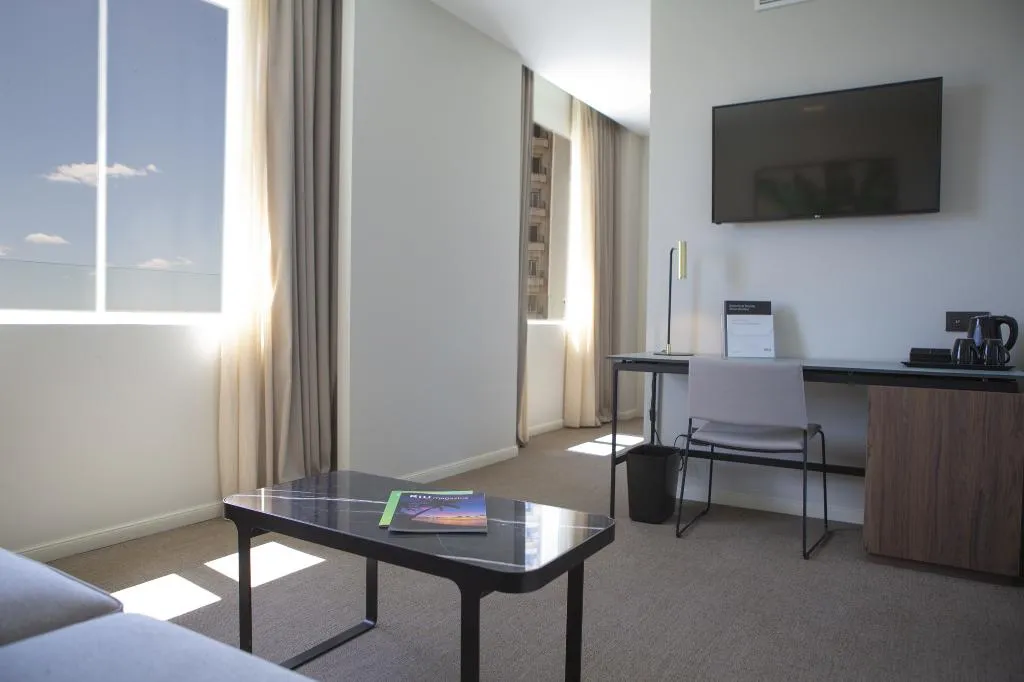 FAMILY ROOM DELUXE KING BED Room, Hotel Riu Plaza España, Madrid