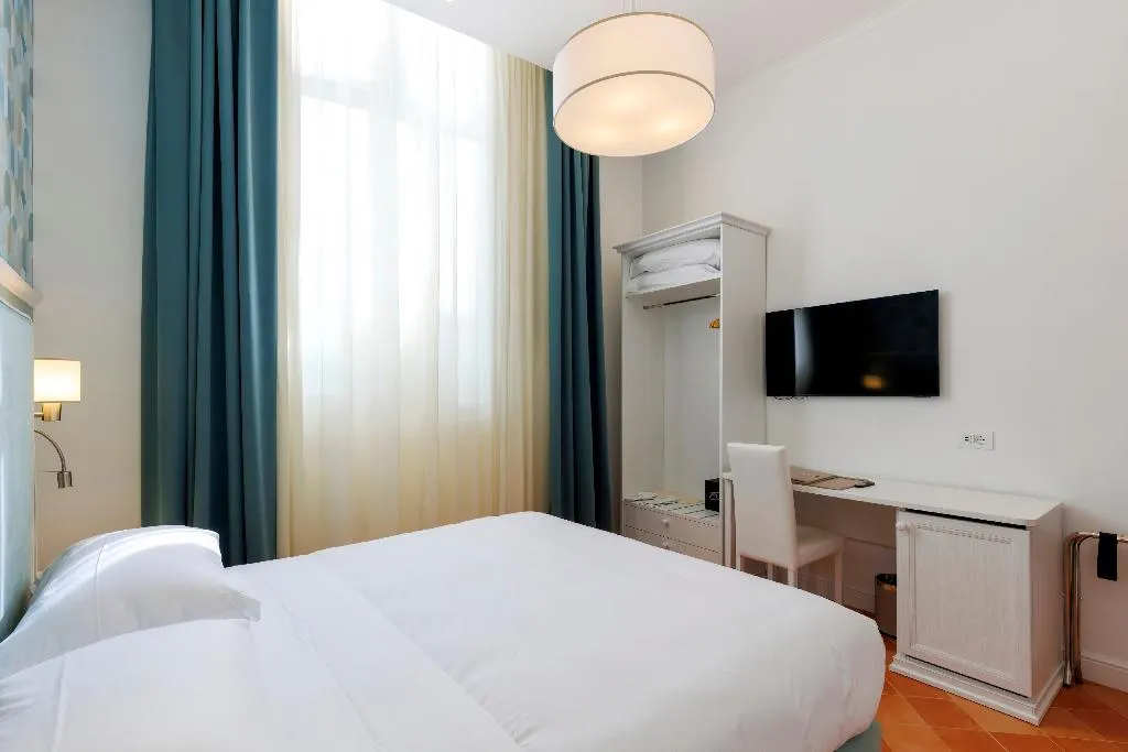 DOUBLE ECONOMY Room, D'amalfi Hospitality, Naples