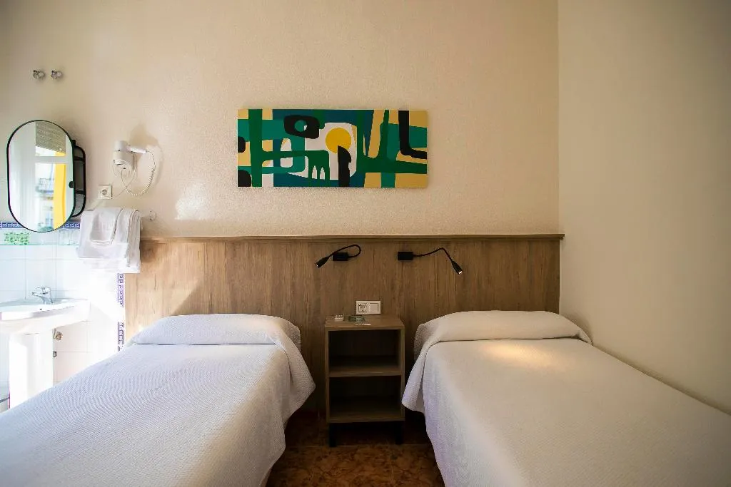 DOUBLE Shared internal bathroom Room, Pensión dulces sueños, Seville