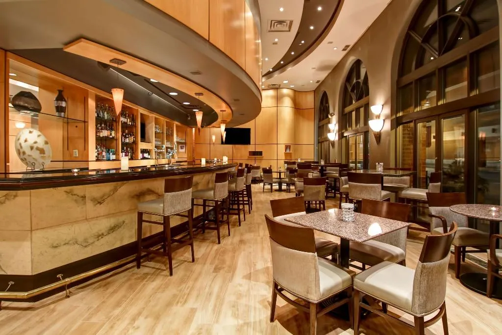 Bar, DoubleTree by Hilton Toronto Downtown, Toronto, Ontario