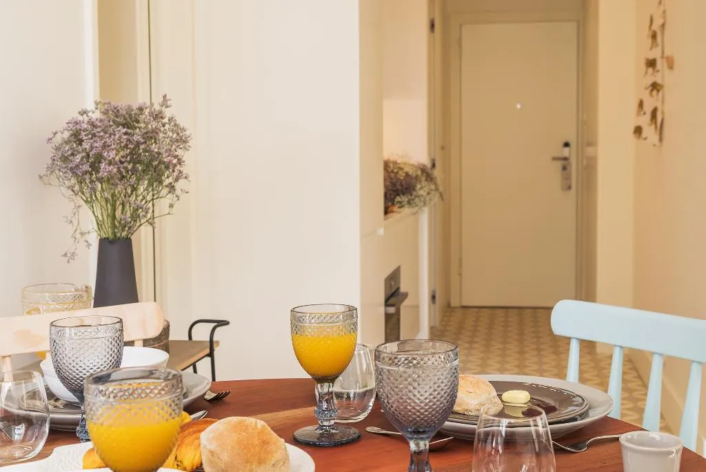 APARTMENT DELUXE ONE BEDROOM Room, Almaria - Edificio Officina Real, Lisbon