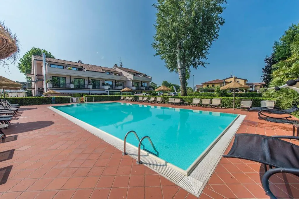 Pool, Yachting Hotel Mistral, Milan