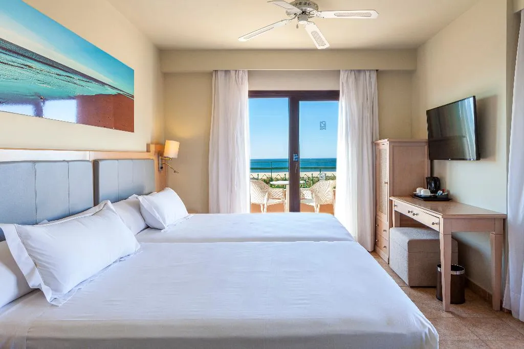 DOUBLE SUPERIOR WITH TERRACE Room, Playacanela, Costa De La Luz