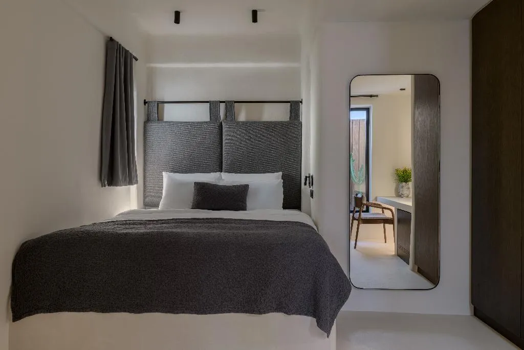 JUNIOR SUITE WITH JACUZZI Room, Rocabella Mykonos Hotel, Mykonos
