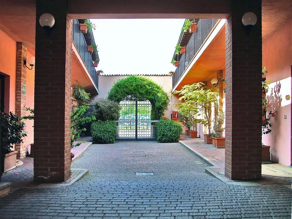 Lobby, Excel Naviglio Milano (Closed), Milan