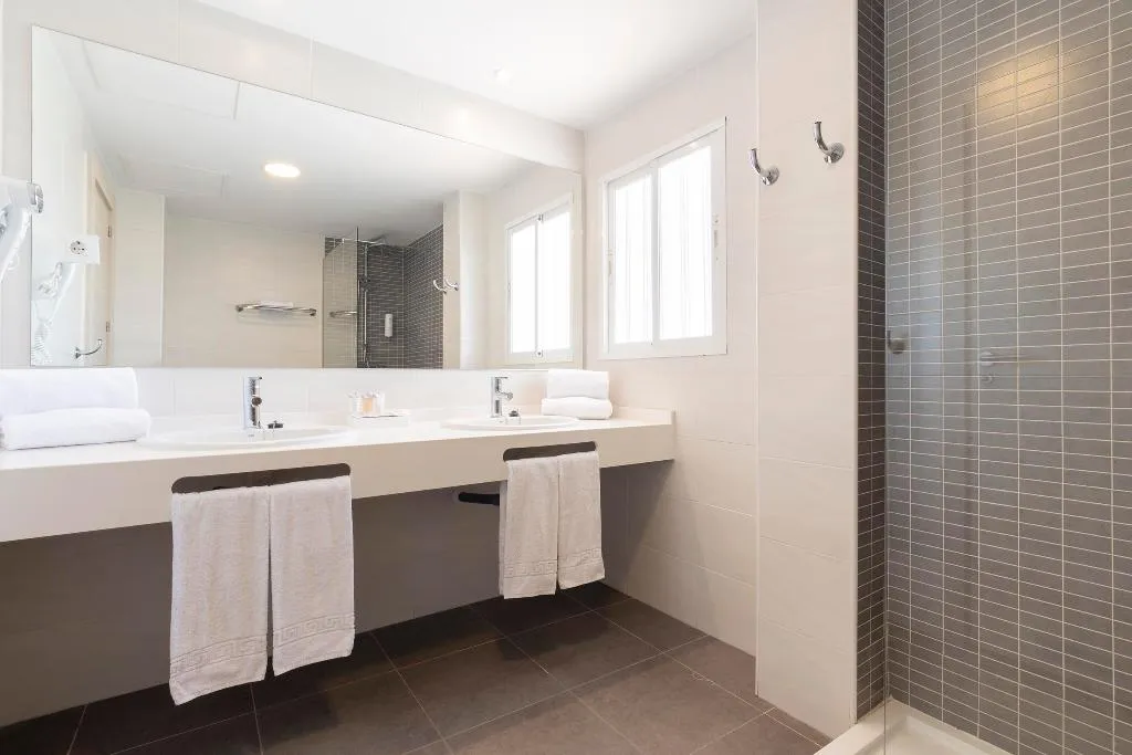 QUADRUPLE STANDARD Room, Hotel Palia Las Palomas, Costa Del Sol