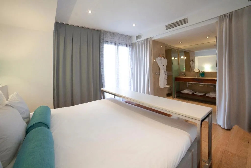 DOUBLE SINGLE USE DELUXE Room, Petit Palace Hotel Tres, Majorca