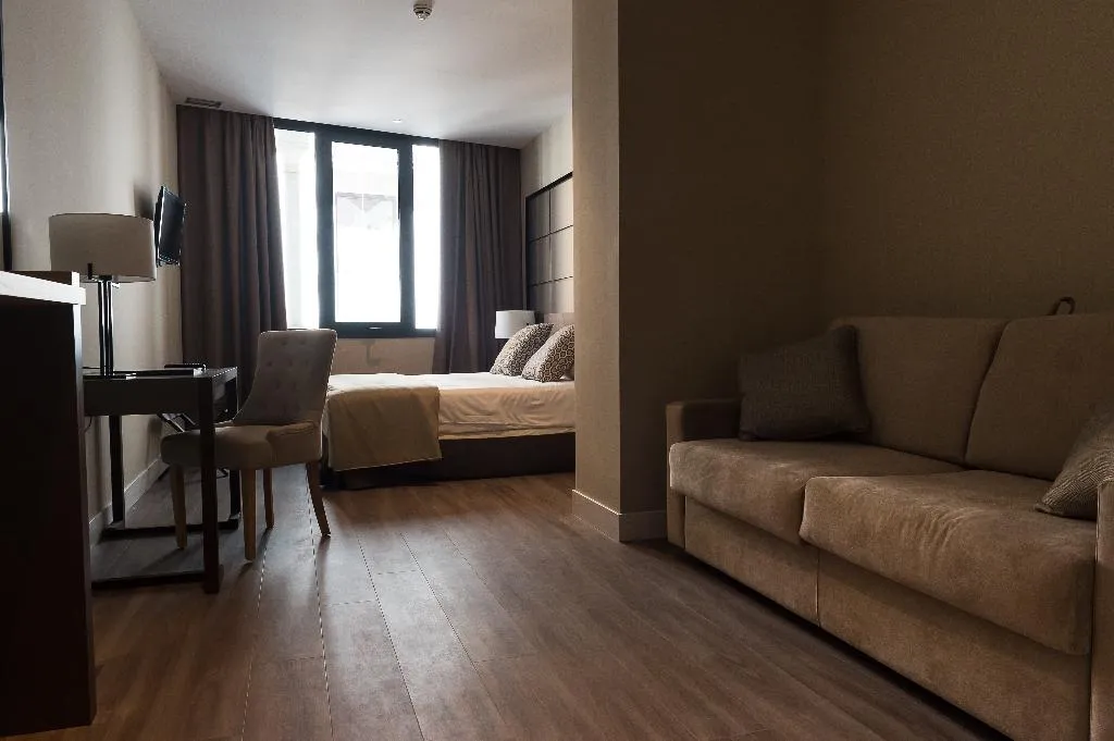 JUNIOR SUITE STANDARD Room, Palacio de Valderrabanos, Madrid