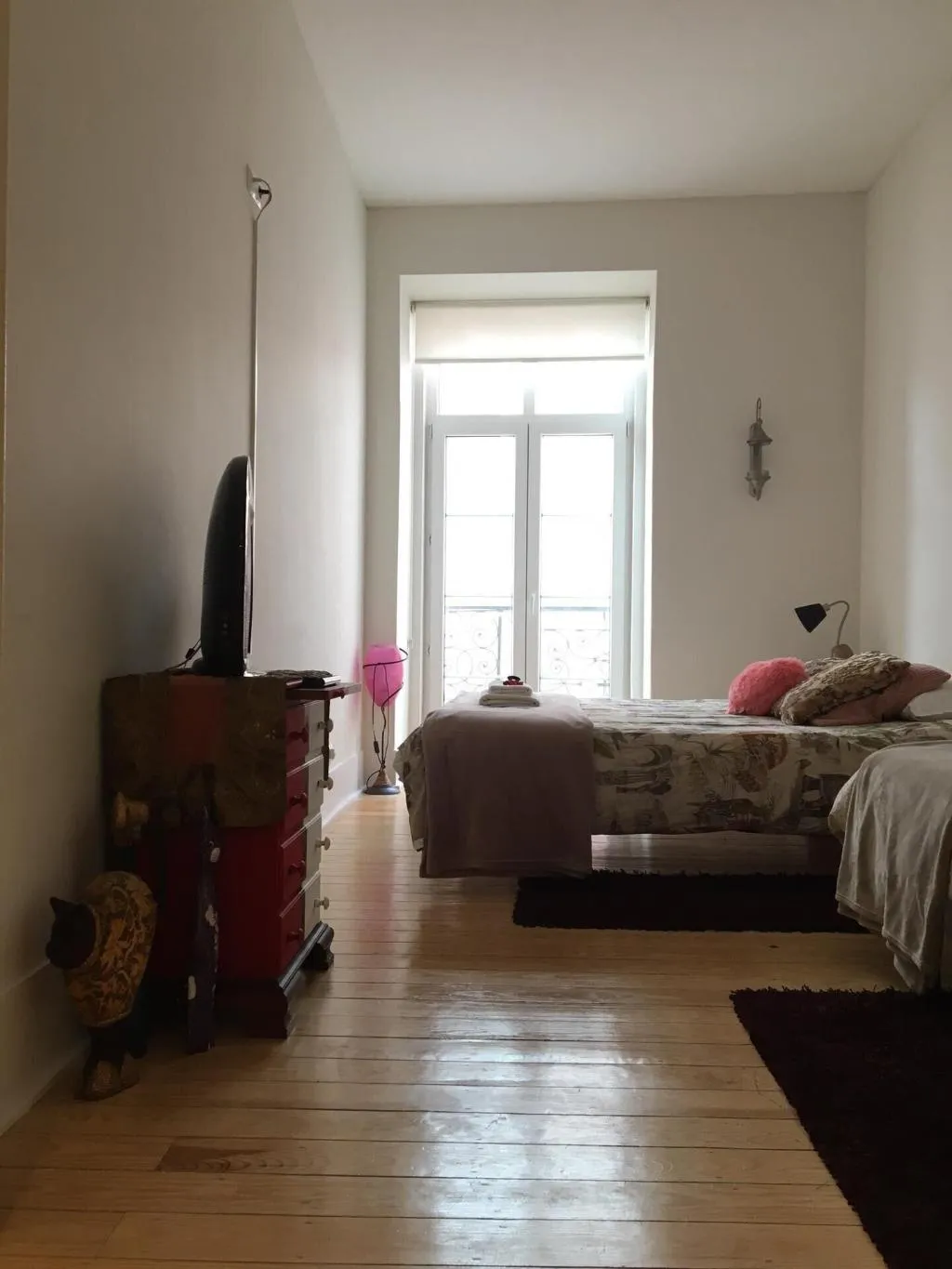 Room, Happy @ Chiado, Lisbon