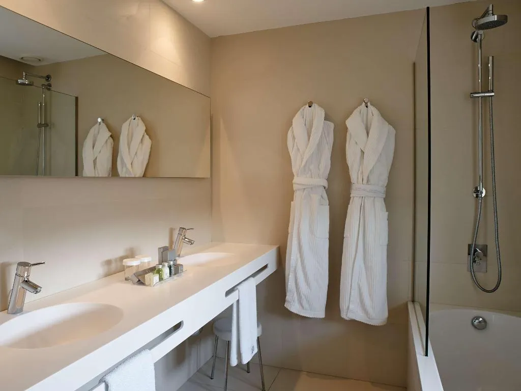 Room, Carris Porto Ribeira, Porto