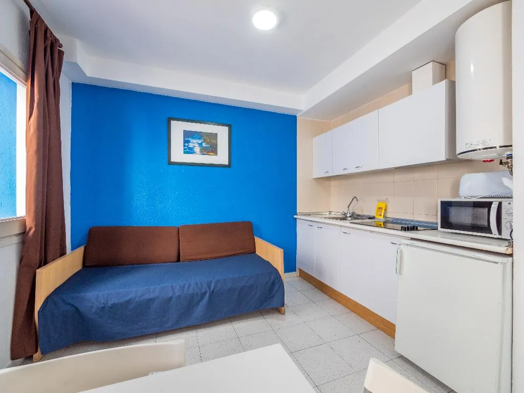 APARTMENT CAPACITY 5 ONE BEDROOM Room, Apartaments AR Monjardi, Costa Brava