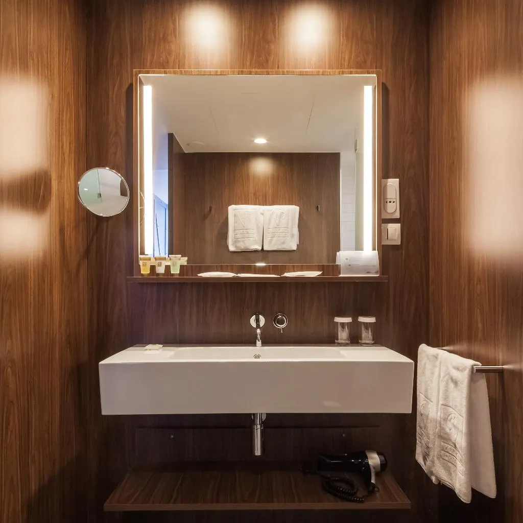 DOUBLE SINGLE USE ECONOMY Room, Vincci Porto, Porto
