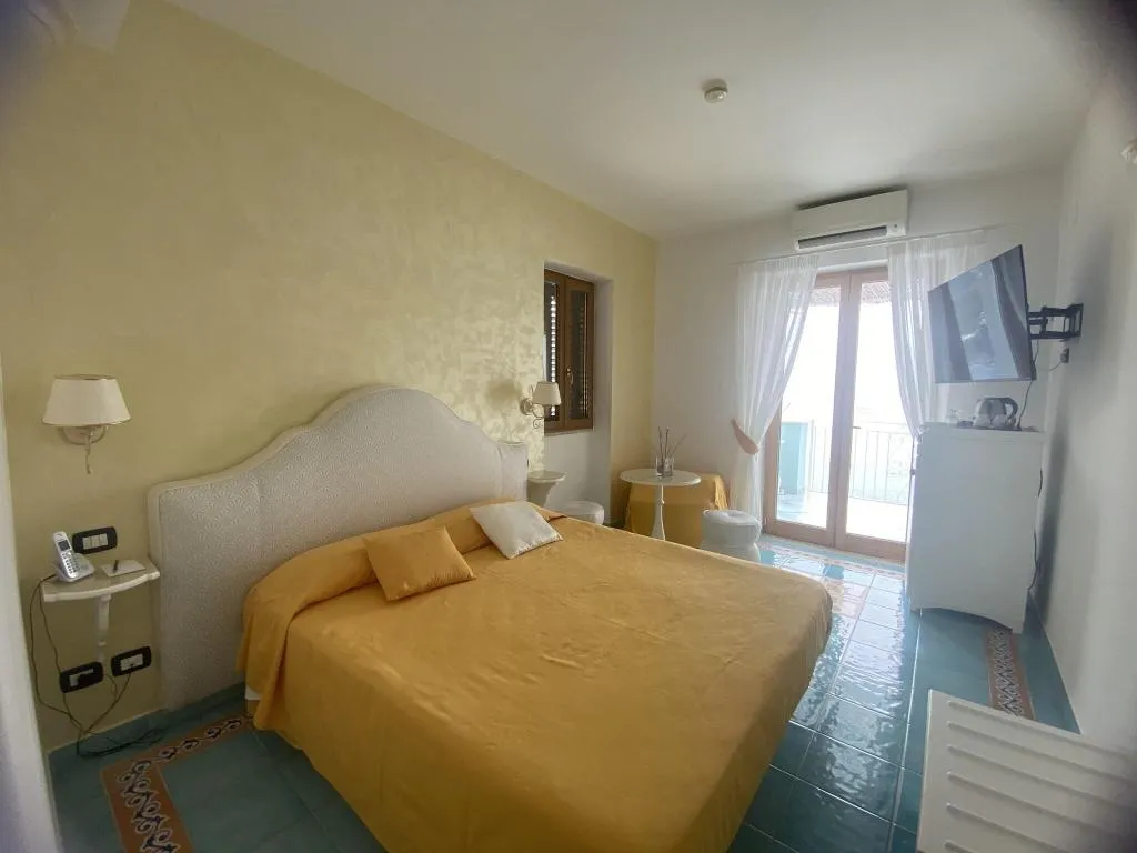 Room, Palazzo Talamo, Naples