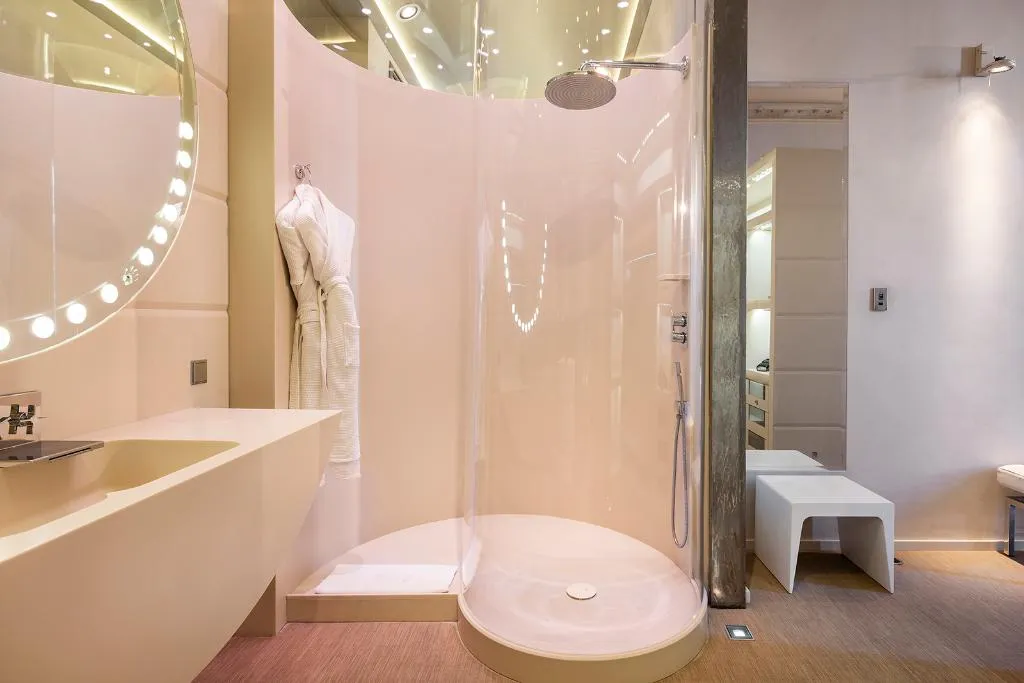SUITE TWO BEDROOMS WITH TERRACE Room, El Palauet Modernist Suites, Barcelona