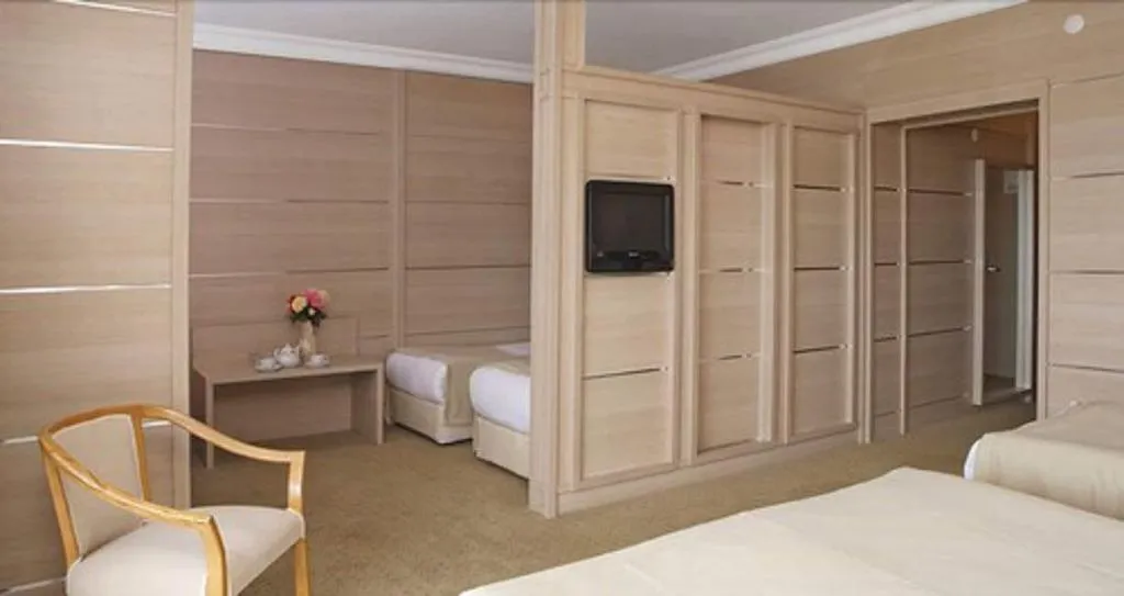Room DELUXE ONE BED Room, Grand Hotel Temizel, Izmir