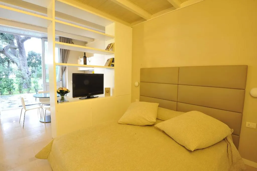Room, Villa Avellino, Naples