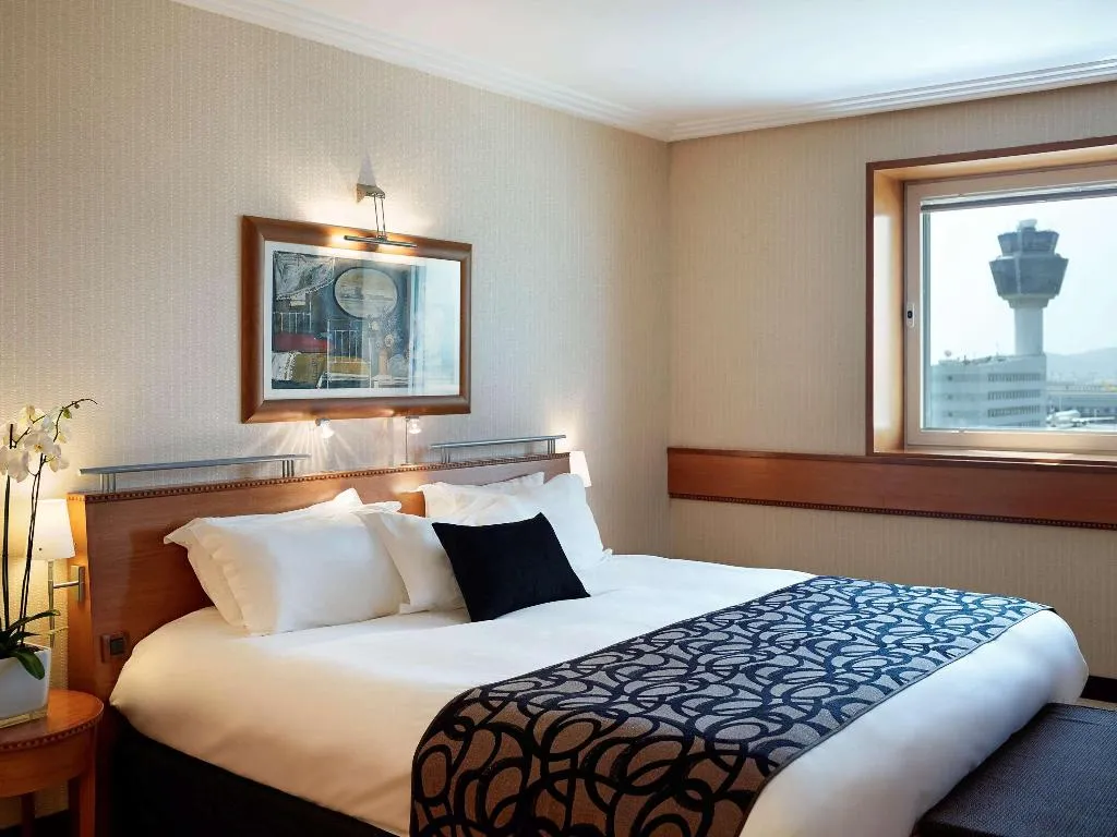 SUITE CLUB KING BED Room, Sofitel Athens Airport, Athens