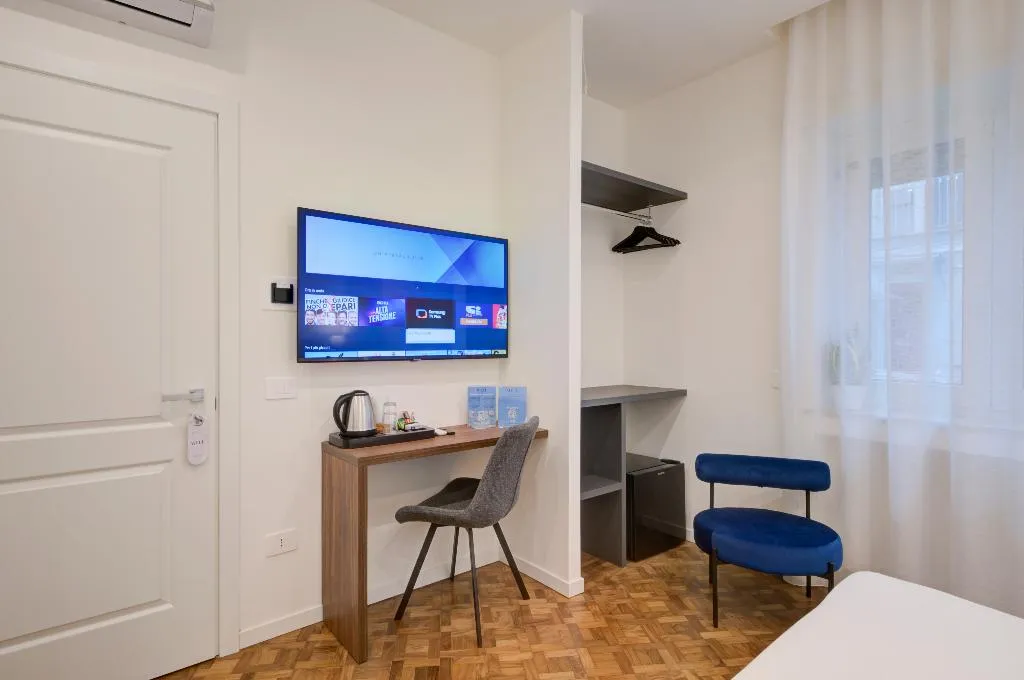DOUBLE DELUXE Room, Well Suites - Piazza dei Martiri, Naples
