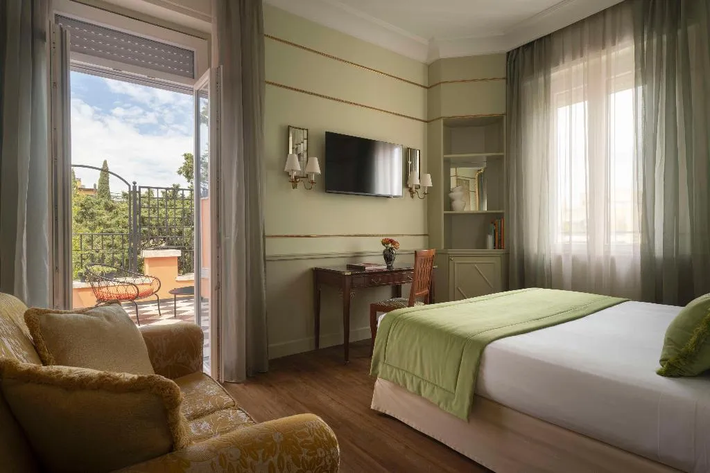 Room, Degli Aranci, Rome