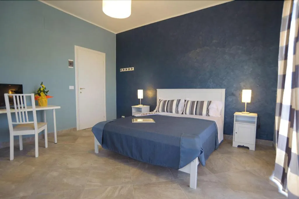 Room, B&B Colletemenite, Catania