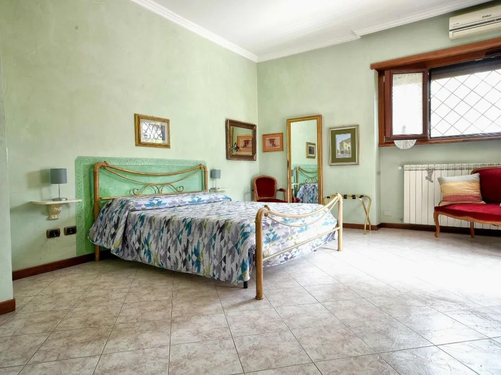 Room, Villa Roma '900, Rome