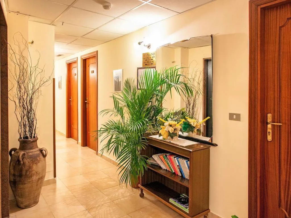 Lobby, Amalfi, Naples